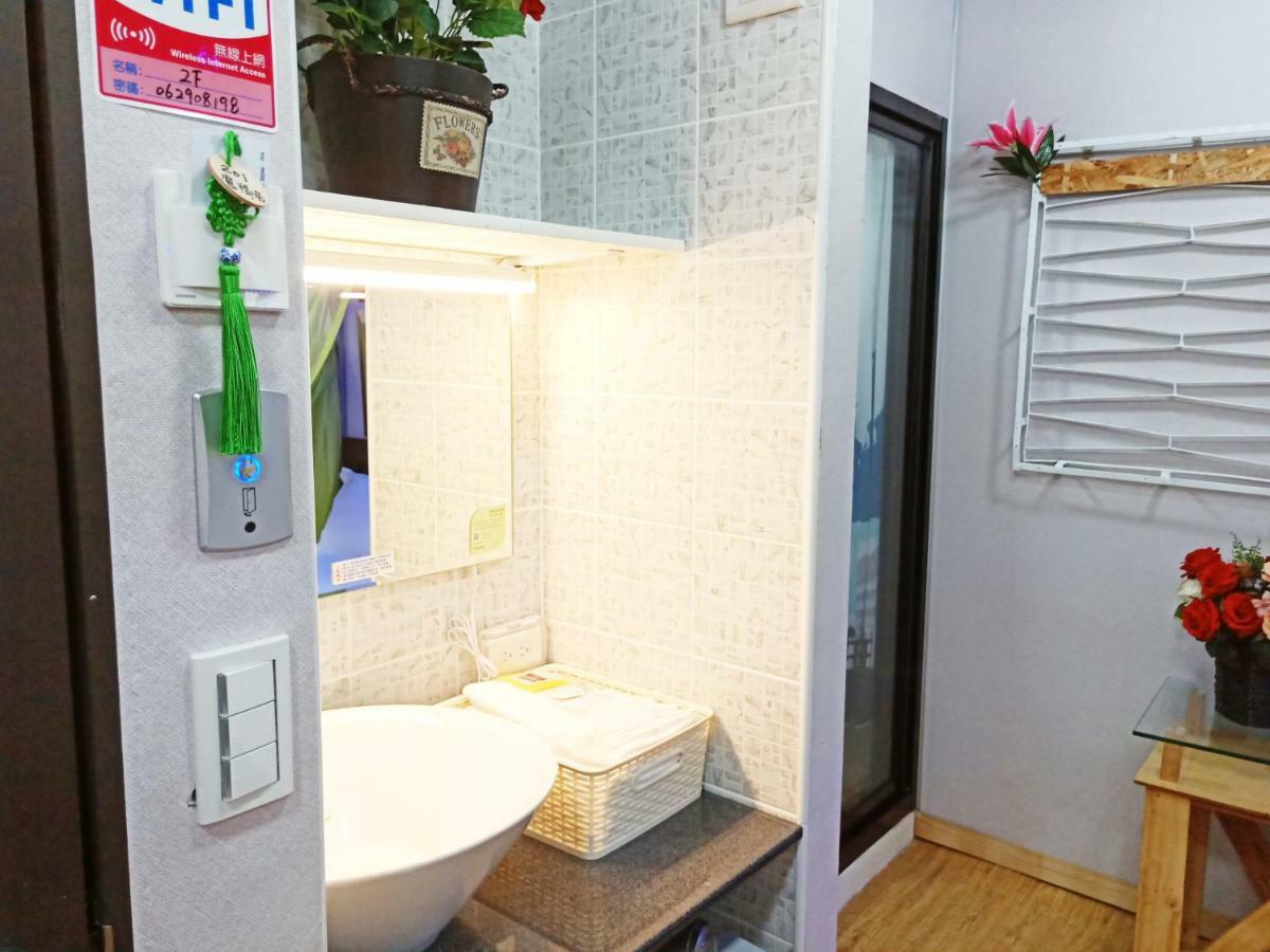 Woju Homestay Tainan Dış mekan fotoğraf